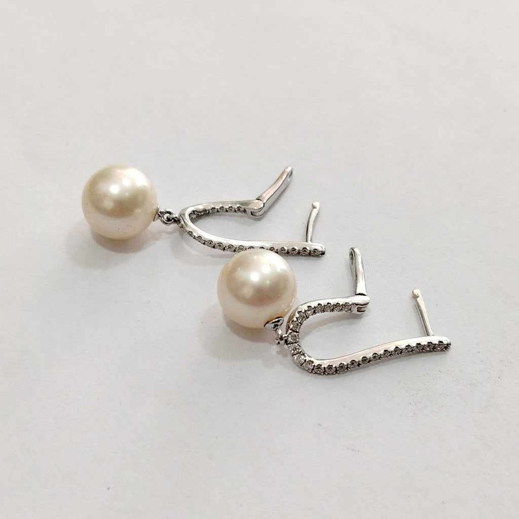 ARETES PAR ORO BLANCO 14 K 4 GRMS (SEMINUEVO)