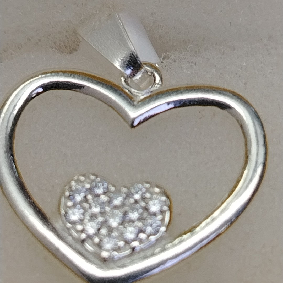 DIJE CORAZON C/CIRCONIAS PLATA .925 2.6 GR (NUEVO)