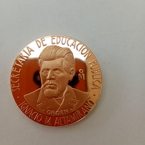 MEDALLA CONMEMORATIVA ORO 21 K 42.1 GRMS (SEMINUEVO)