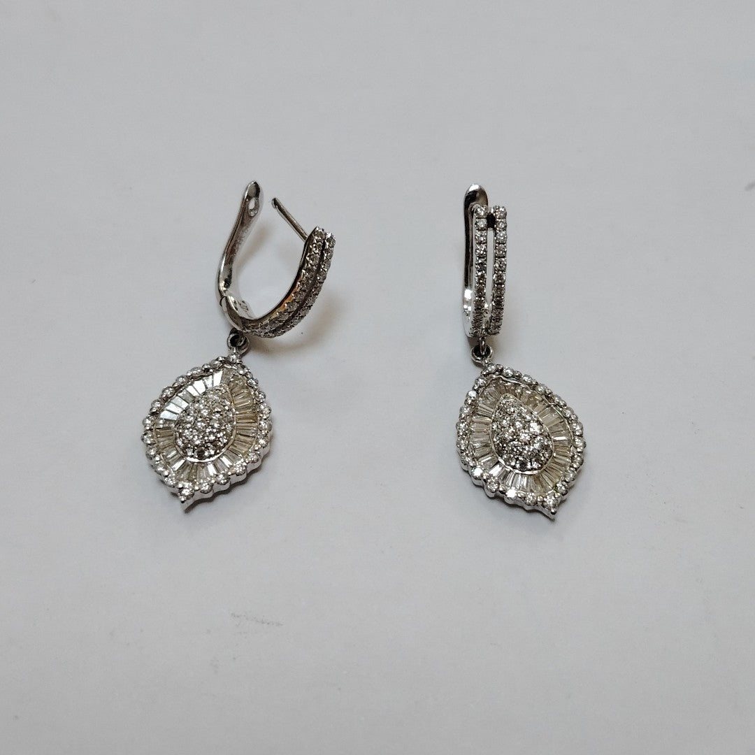 ARETES PAR ORO BLANCO 14 K 5,30 GRMS (SEMINUEVO)