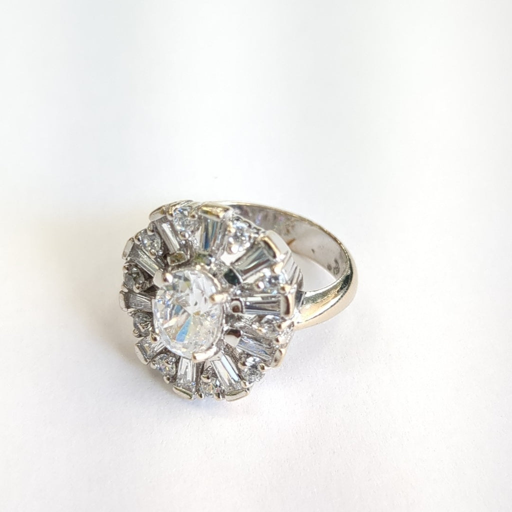 ANILLO ORO BLANCO 14 K 7.6 GRMS (SEMINUEVO)
