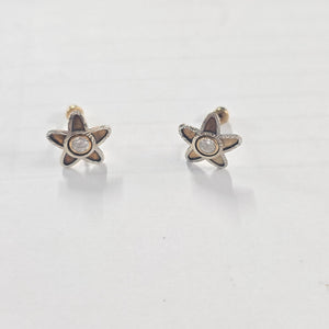 ARETES PAR ORO 8 K 0.6 GRMS (SEMINUEVO)
