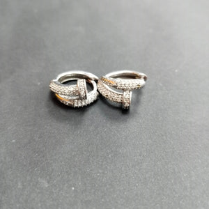 ARETES PAR ORO BLANCO 14 K 7,00 GRMS (SEMINUEVO)