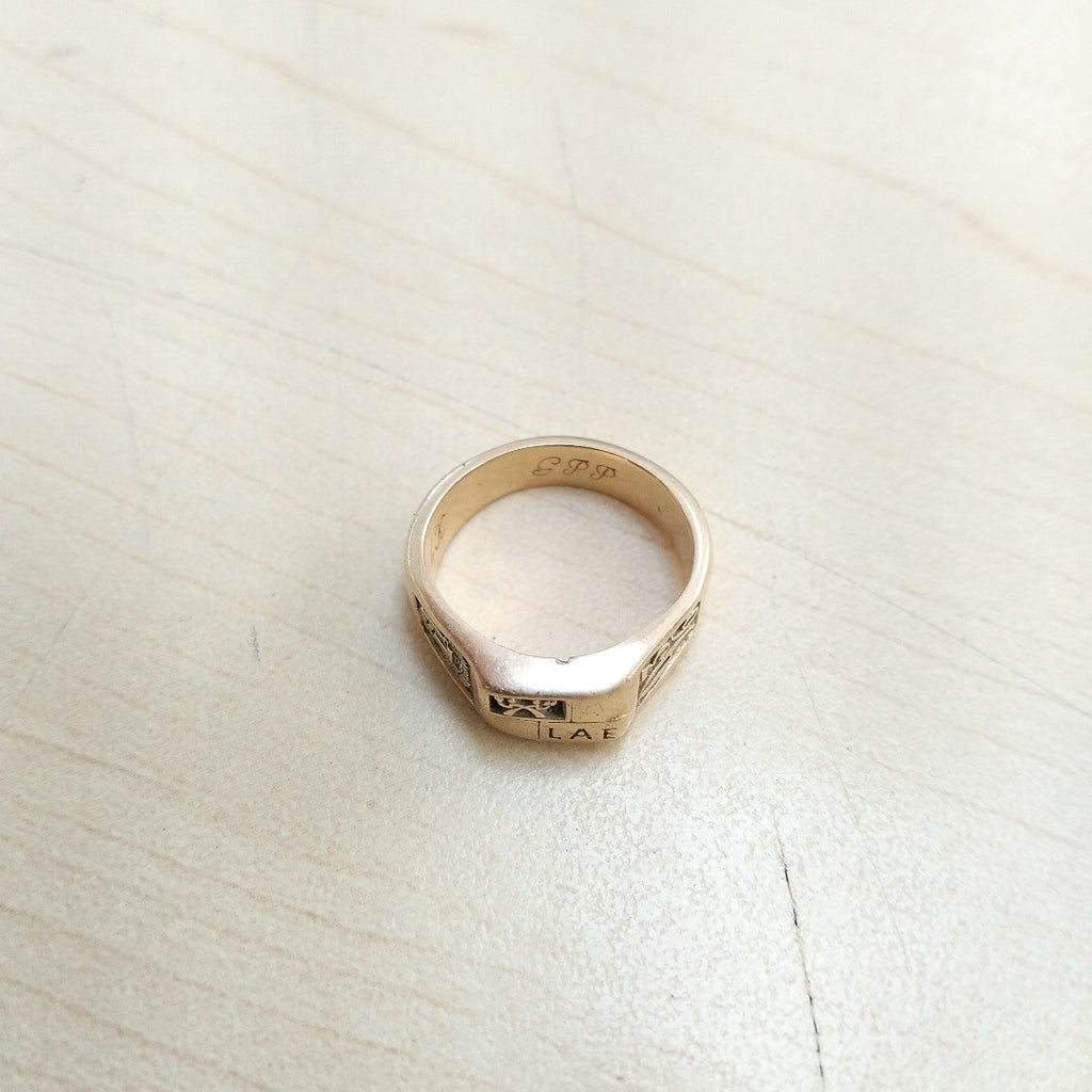 ANILLO DE GRADUACIÓN ORO 8 K 7.4 GRMS (SEMINUEVO)