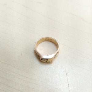 ANILLO DE GRADUACIÓN ORO 8 K 7.4 GRMS (SEMINUEVO)
