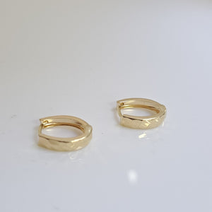 HUGGIES ORO 14K 1.1 (NUEVO)