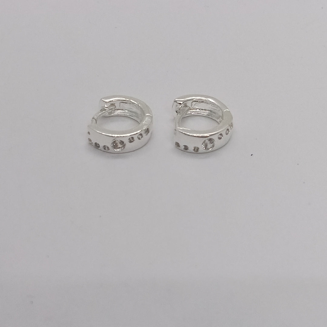 ARRACADAS C/CIRCONIAS PLATA .925 2.4 GR (NUEVO)