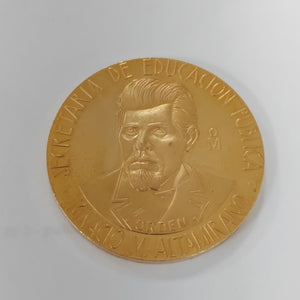 MEDALLA PERSONAL,MEDALLA RELIGIOSA ORO 21 K 42,00 GRMS (SEMINUEVO)