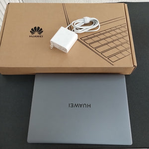 LAPTOP HUAWEI MATEBOOK D14 MDF-X (2024) 512 GB SSD 16 GB RAM (SEMINUEVO)
