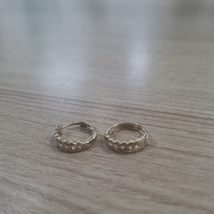 HUGGIES ORO 14K 1.3 (NUEVO)