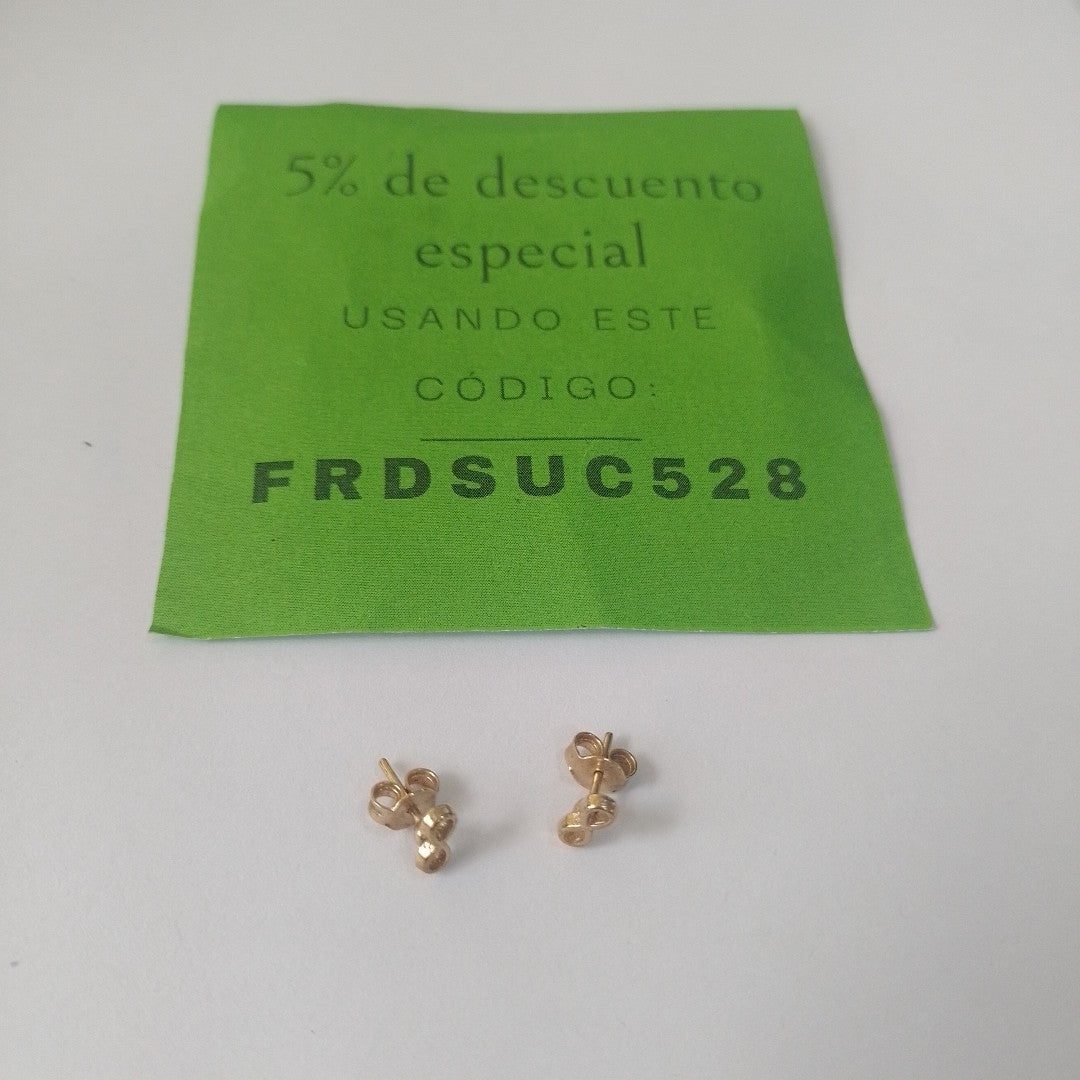ARETES PAR ORO 14 K 0.6 GRMS (SEMINUEVO)