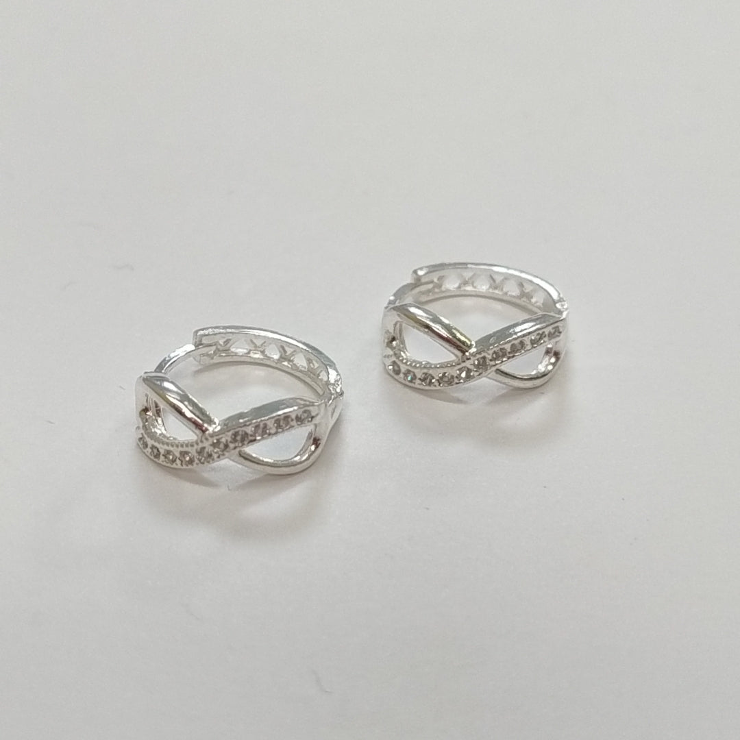 HUGGIES INFINITO CIRCONIAS PLATA .925 2.4 GR (NUEVO)