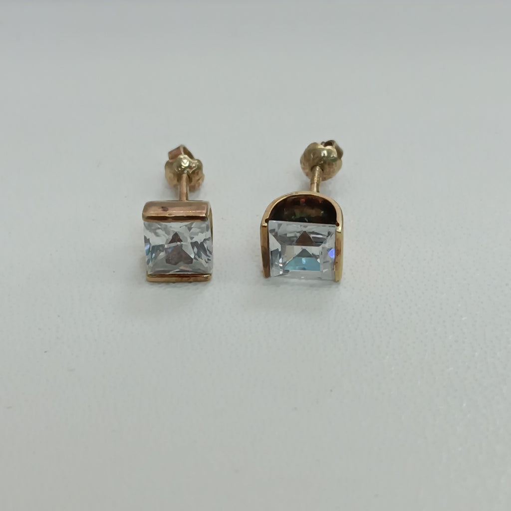 BROQUELES PAR ORO 14 K 1.8 GRMS (SEMINUEVO)