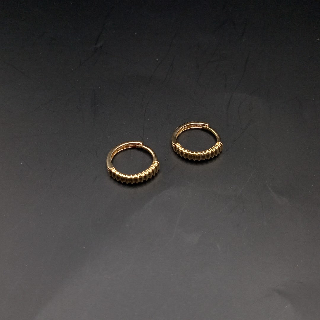 HUGGIES ORO 14K 1.3 (NUEVO)