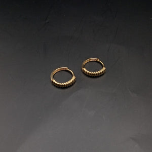 HUGGIES ORO 14K 1.3 (NUEVO)