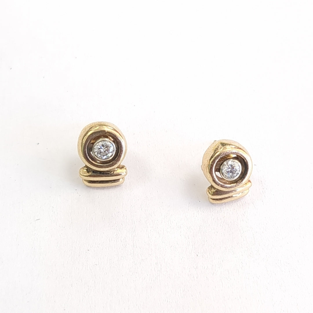 ARETES PAR ORO 14 K 5.6 GRMS (SEMINUEVO)