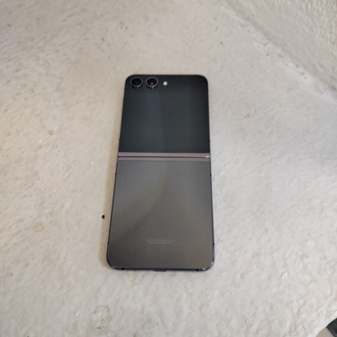 CELULAR SAMSUNG GALAXY Z FLIP 5 SM-F731B (2023) 512 GB 8 GB RAM (SEMINUEVO)