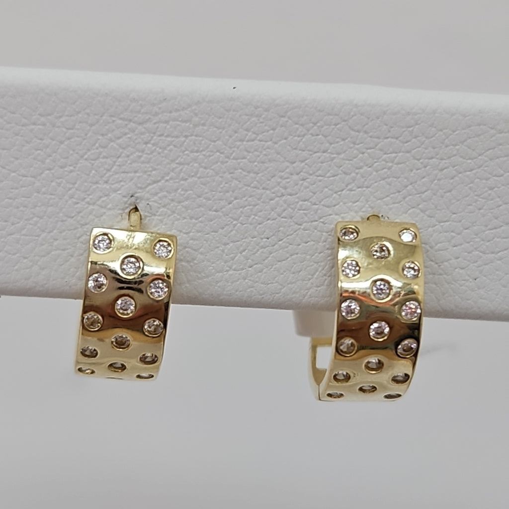 HUGGIES ORO 14K 2.7 (NUEVO)