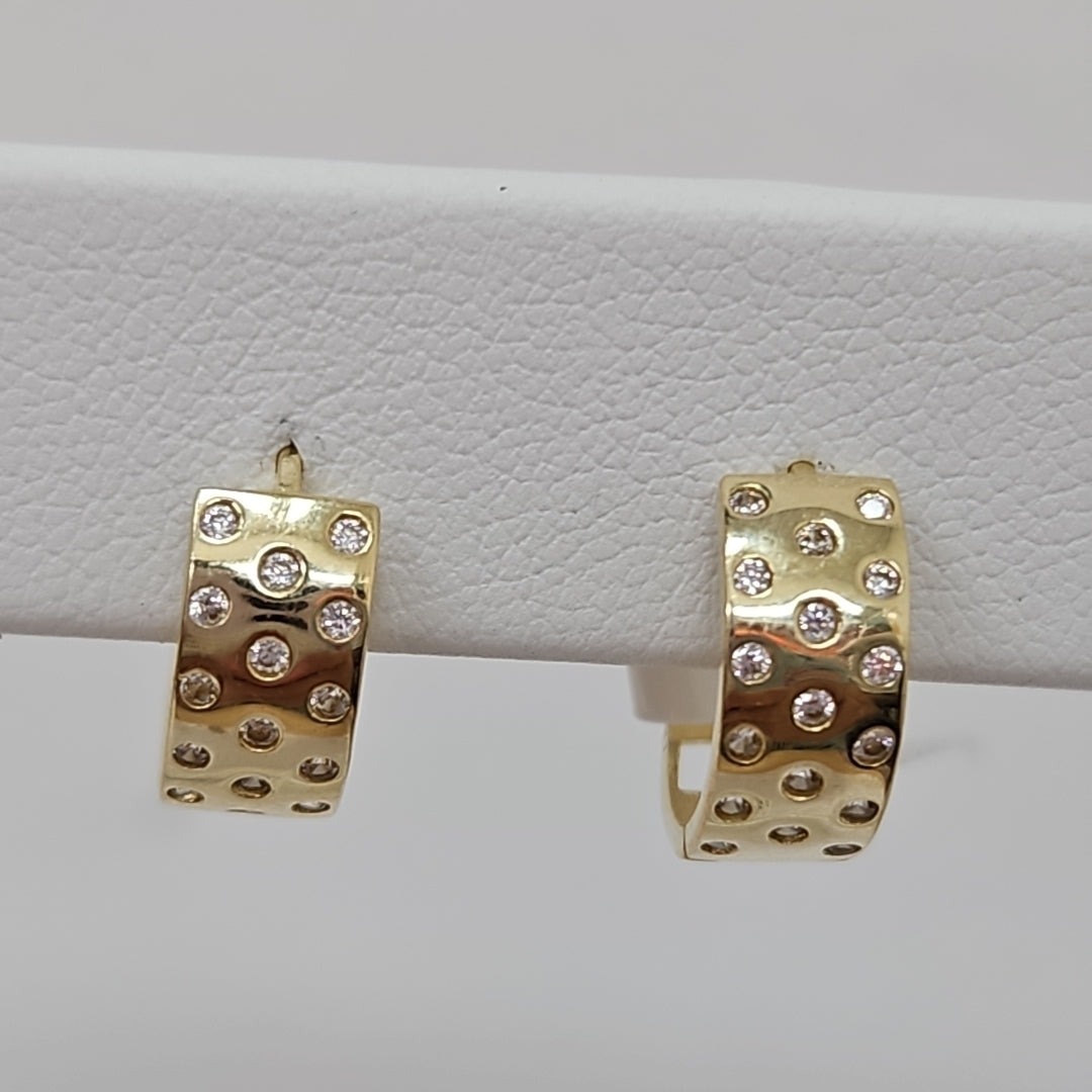 HUGGIES ORO 14K 2.7 (NUEVO)