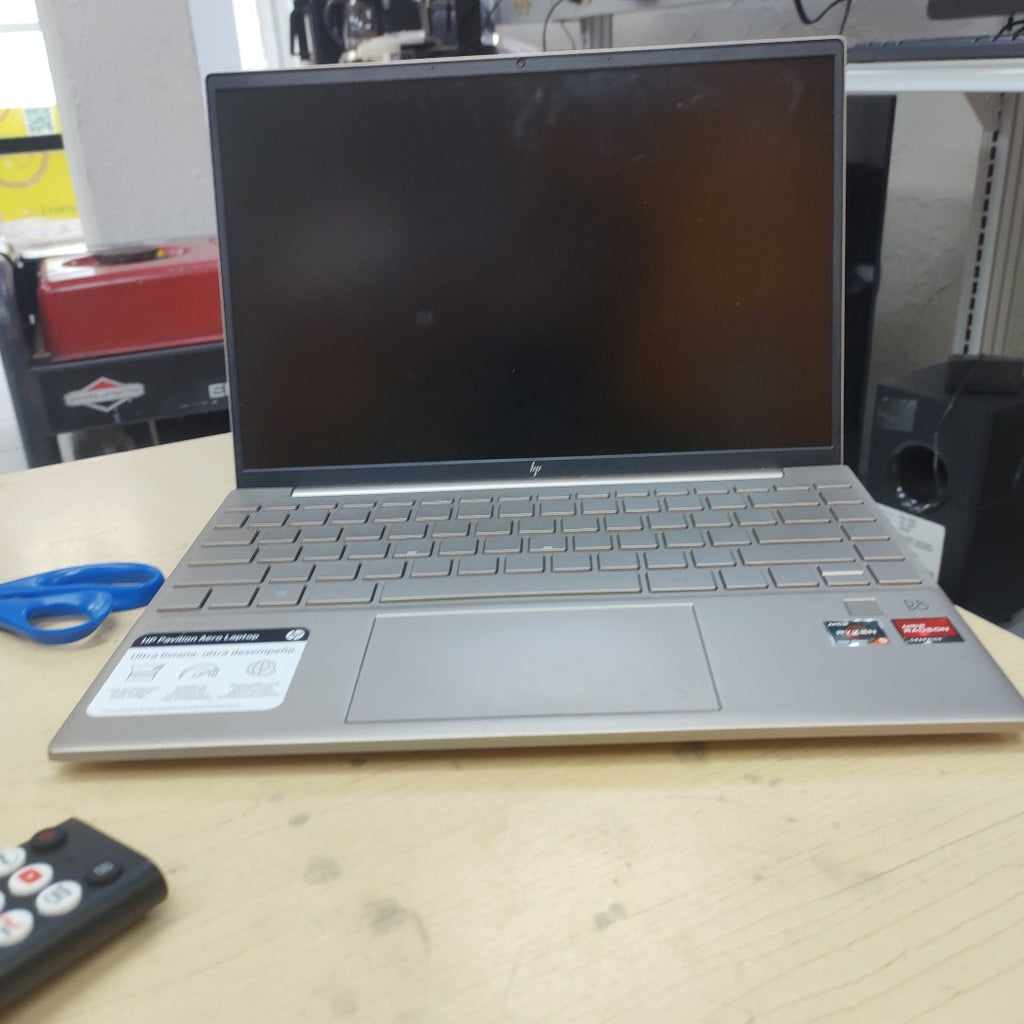 LAPTOP HP 13-BE2002LA (2024) 512 GB SSD 16 GB RAM (SEMINUEVO)