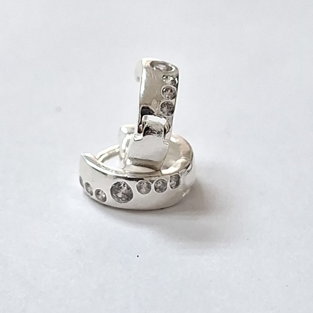 ARRACADAS C/CIRCONIAS PLATA .925 2.4 GR (NUEVO)