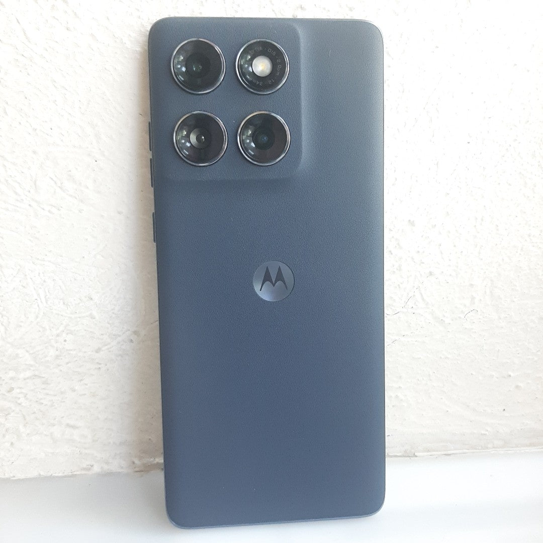 CELULAR MOTOROLA EDGE 60 FUSION XT2503-3 (2025) 512 GB 12 GB RAM (SEMINUEVO)