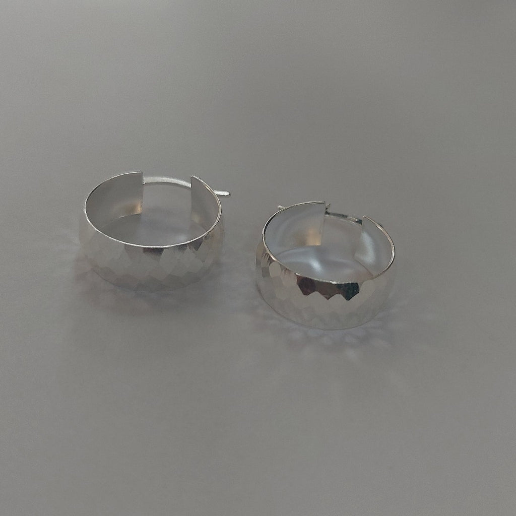 ARETES ARRACADAS FACETADAS PLATA .925 2.9 GR (NUEVO)