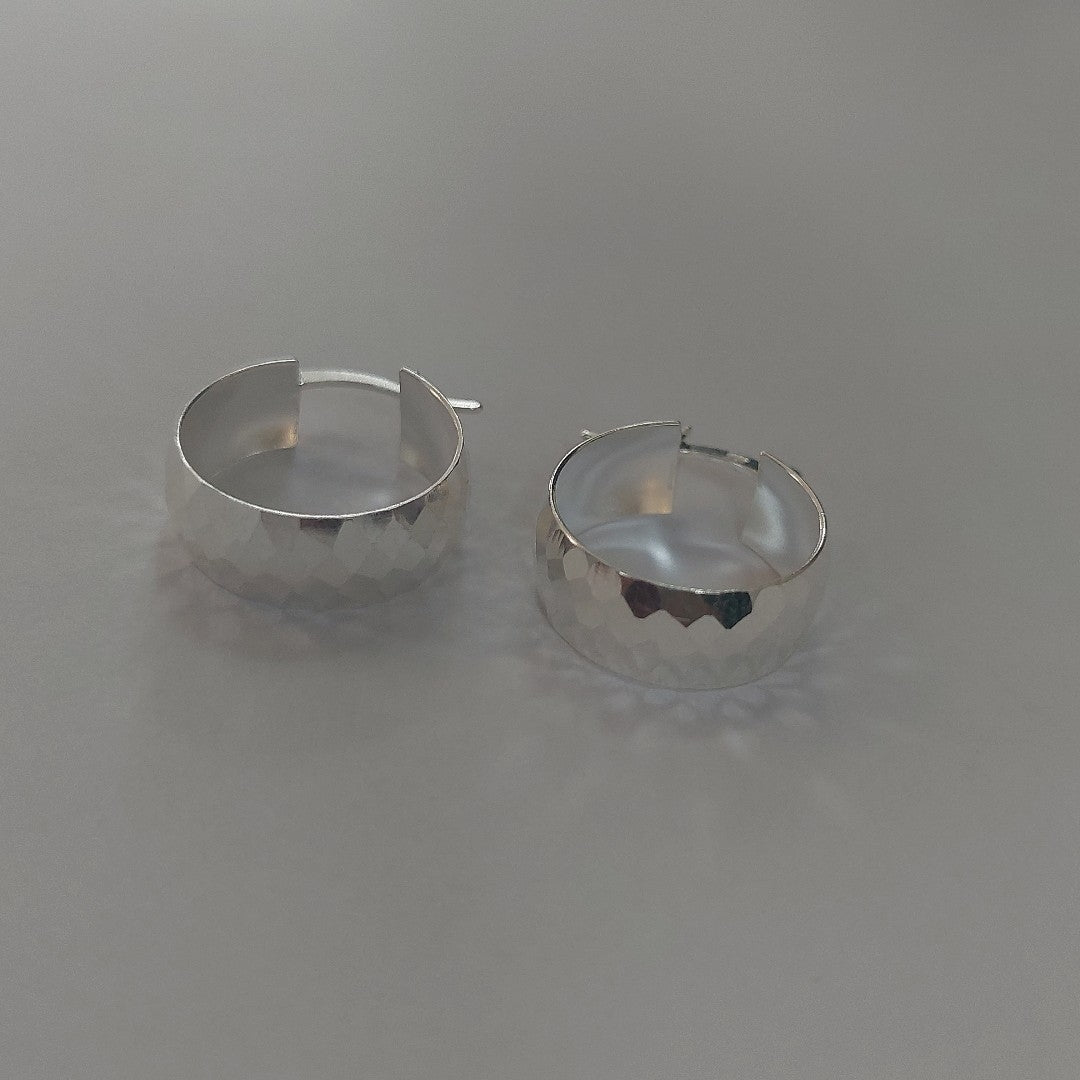 ARETES ARRACADAS FACETADAS PLATA .925 2.9 GR (NUEVO)