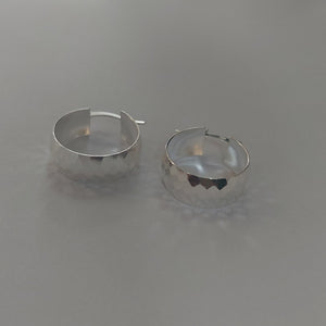 ARETES ARRACADAS FACETADAS PLATA .925 2.9 GR (NUEVO)