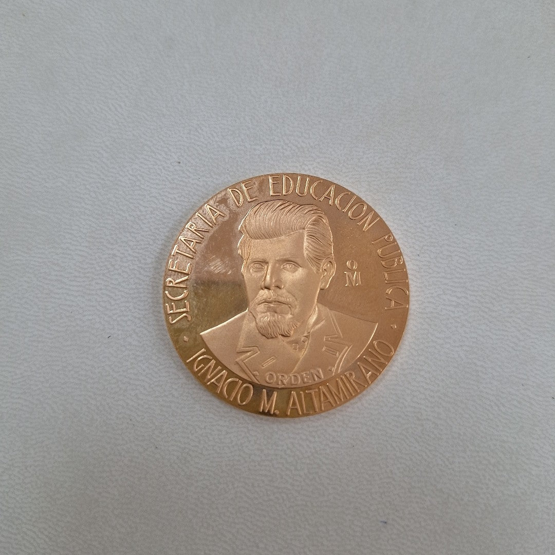MEDALLA CONMEMORATIVA ORO 21 K 42.2 GRMS (SEMINUEVO)