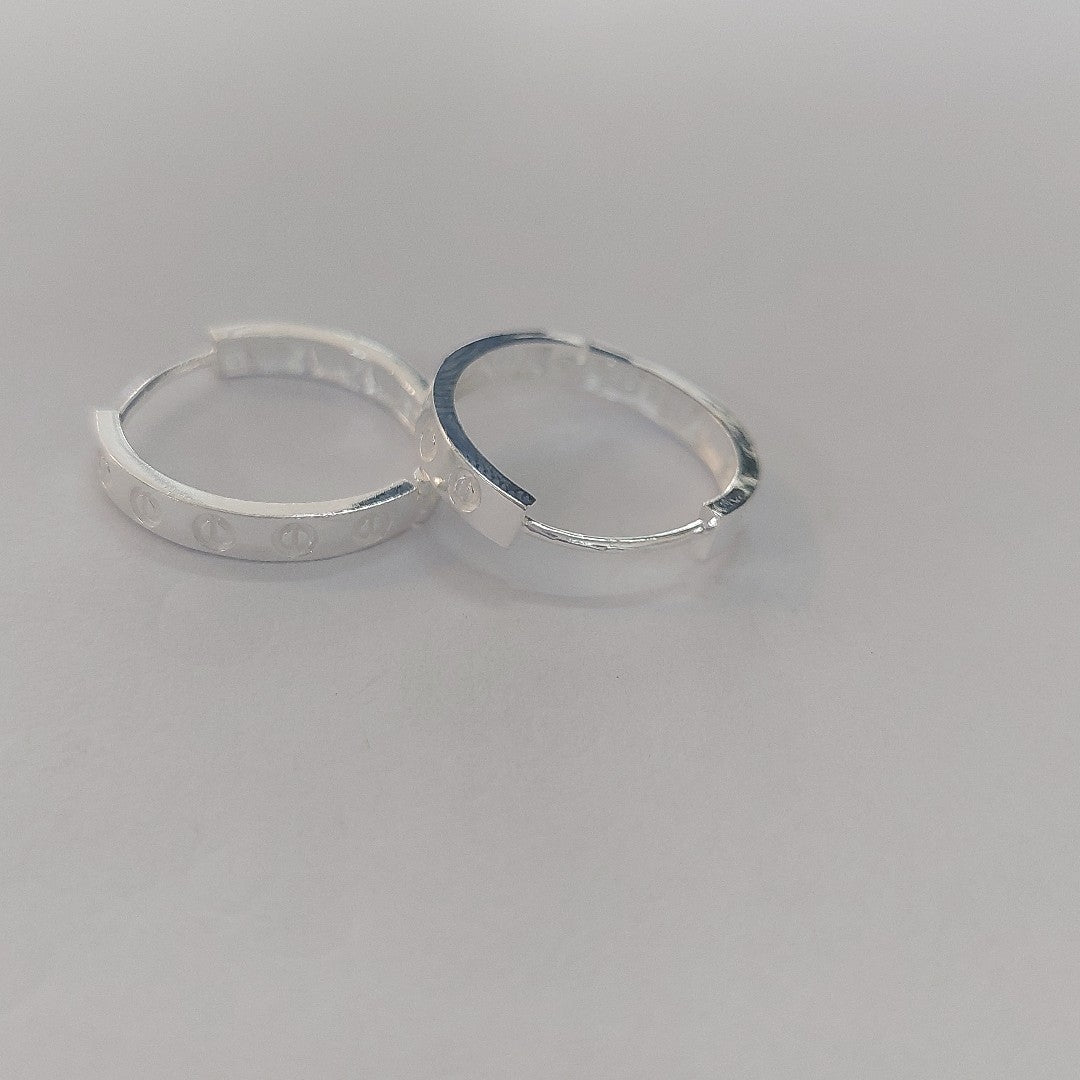 ARETES ARRACADAS FIG TORNILLOS PLATA .925 2.63 GR (NUEVO)