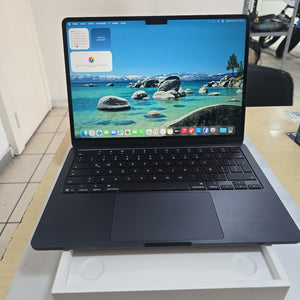 LAPTOP APPLE MACBOOK AIR 13" A3240 (2025) 256 GB SSD 16 GB RAM (SEMINUEVO)