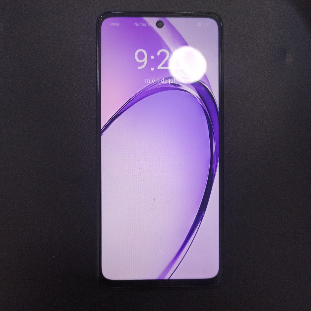 CELULAR OPPO A40 CPH2669 (2024) 256 GB 4 GB RAM (SEMINUEVO)