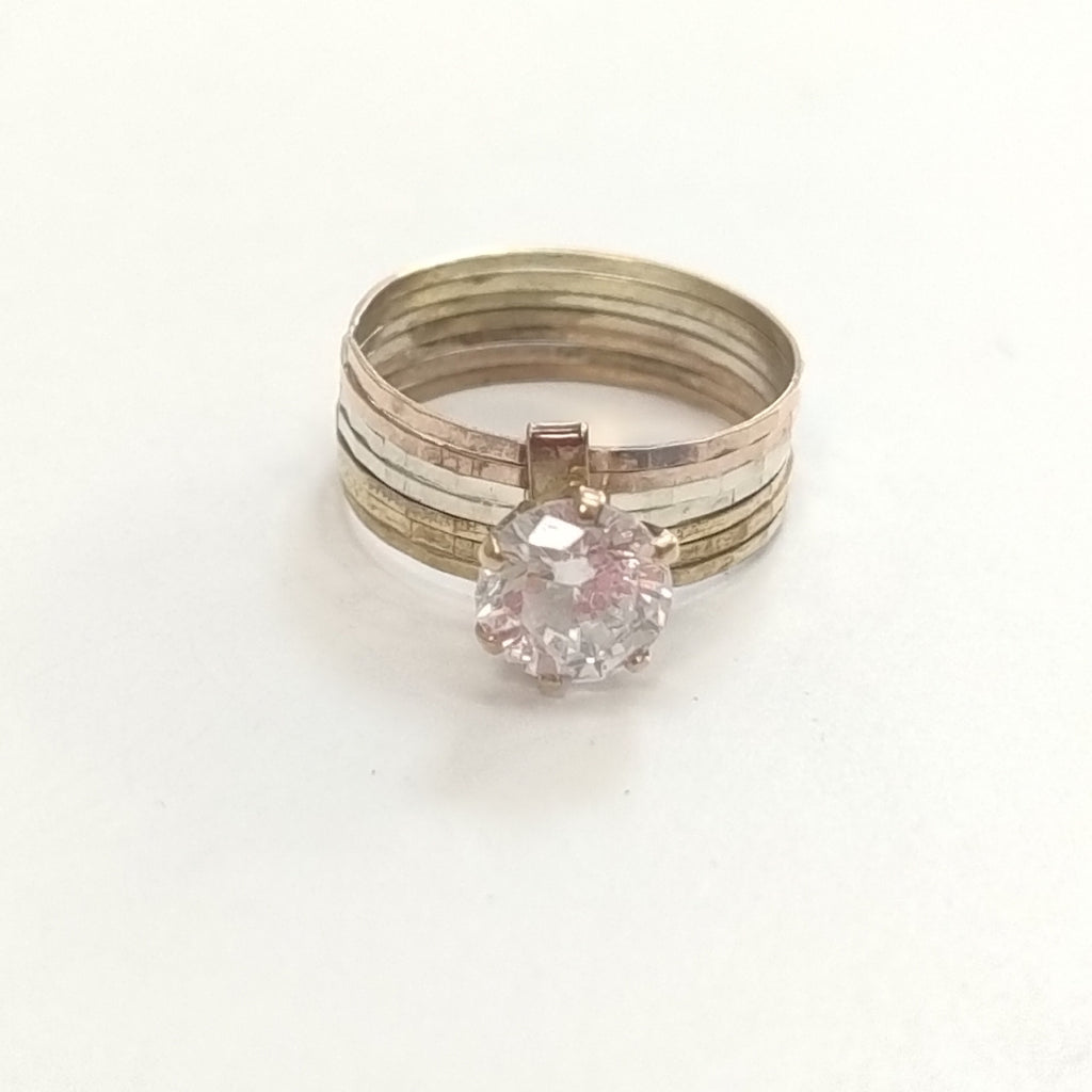 ANILLITO ORO, ORO COMBINADO 8 K 3.2 GRMS (SEMINUEVO)