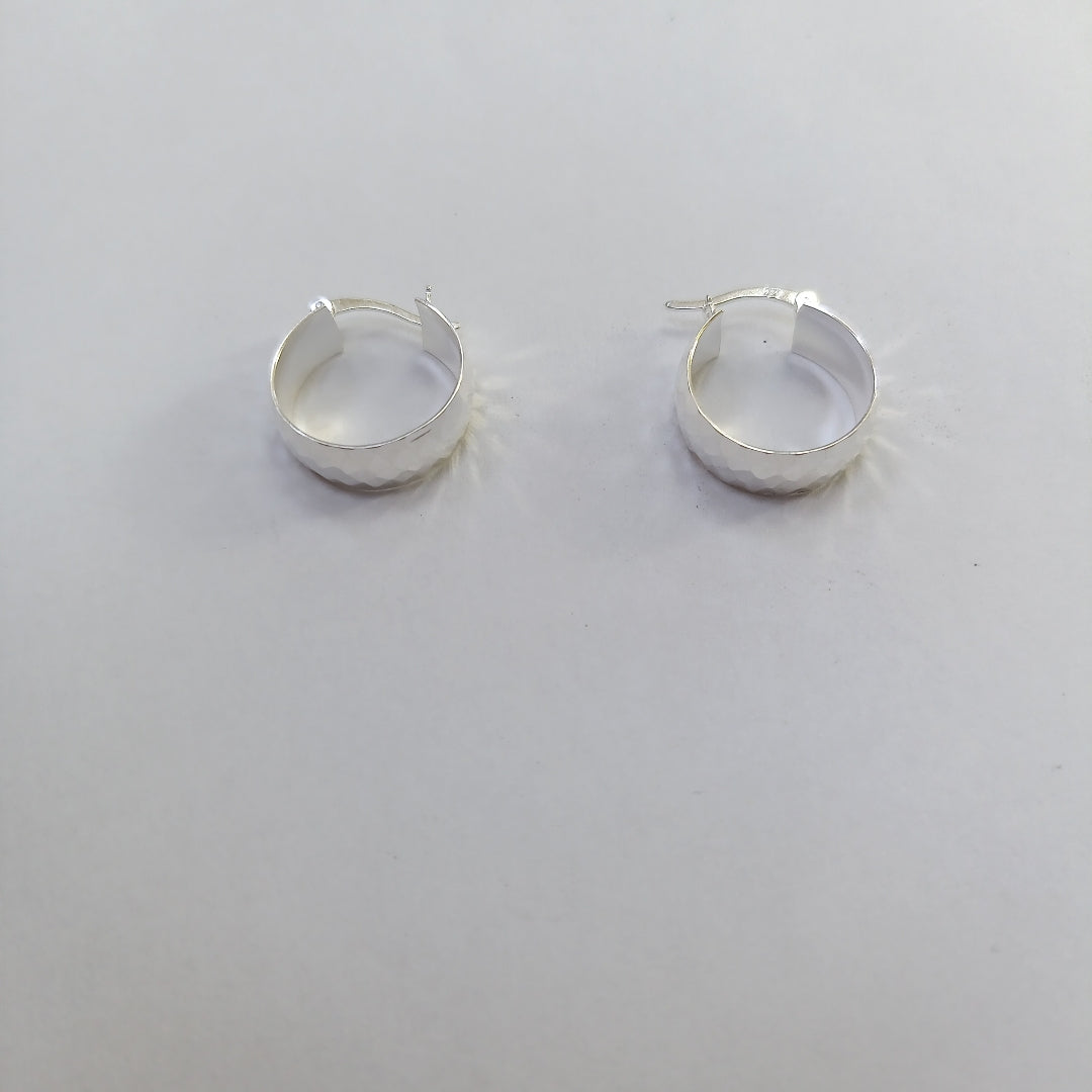 ARETES ARRACADAS FACETADAS PLATA .925 2.7 GR (NUEVO)