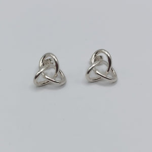 ARETES PAR PLATA 4.2 GRMS (SEMINUEVO)