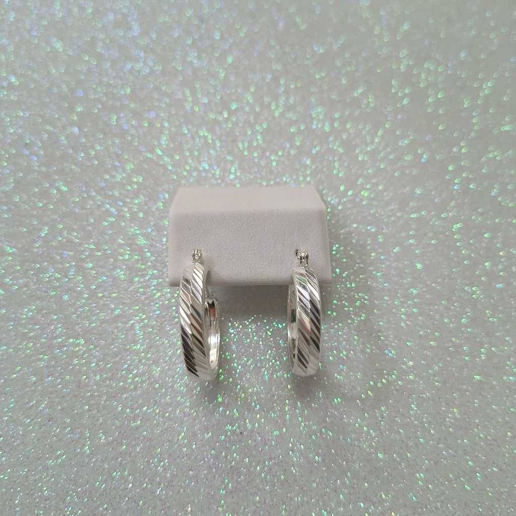 PAR ARRACADAS FACETADAS PLATA .925 2.3 GR (NUEVO)