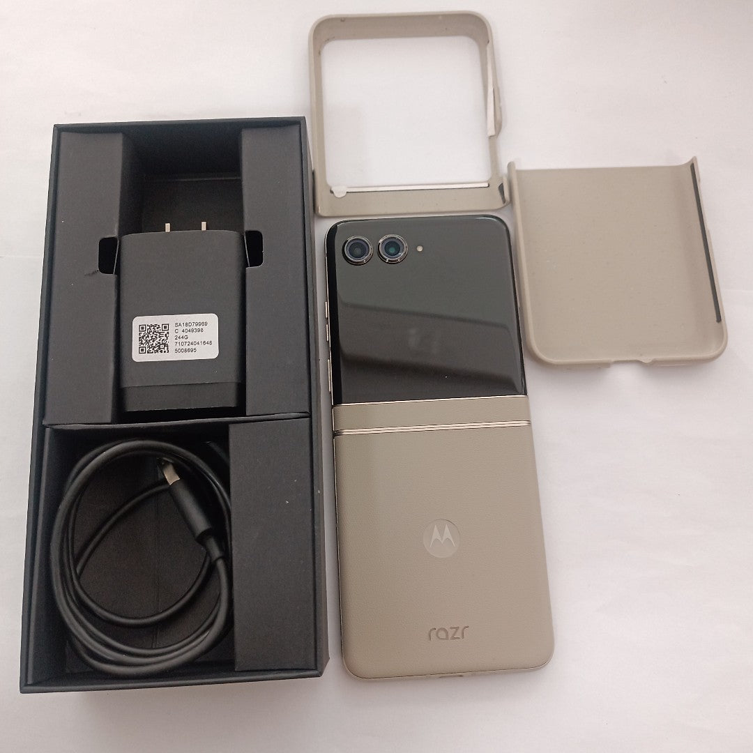 CELULAR MOTOROLA RAZR 50 5G XT2453-1 512 GB 12 GB RAM (SEMINUEVO)