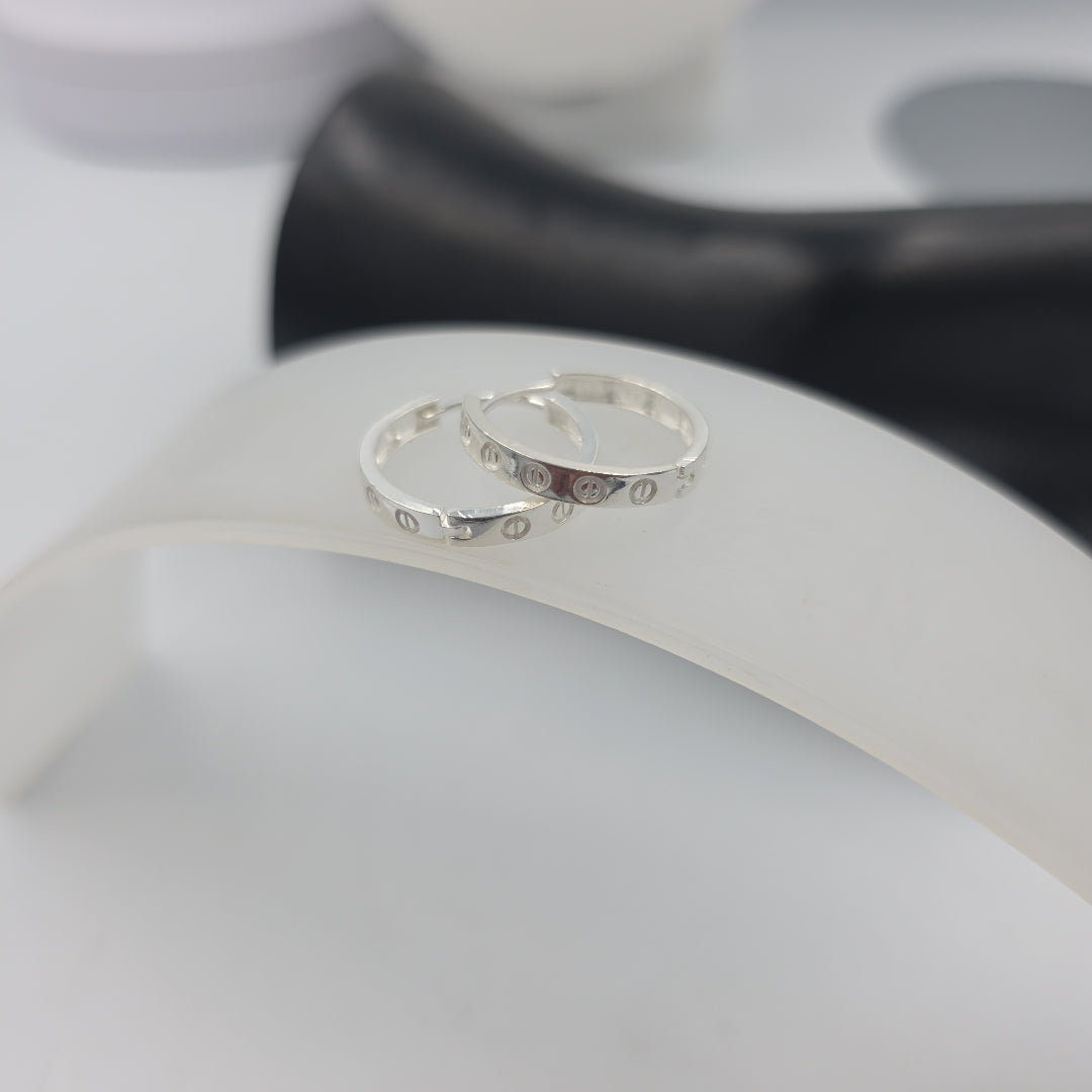 ARETES ARRACADAS FIG TORNILLOS PLATA .925 2.63 GR (NUEVO)