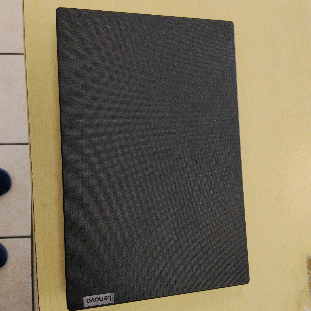 LAPTOP LENOVO V14 G2 IJL (2023) 1 TB + 128 GB SSD 8 GB RAM (SEMINUEVO)