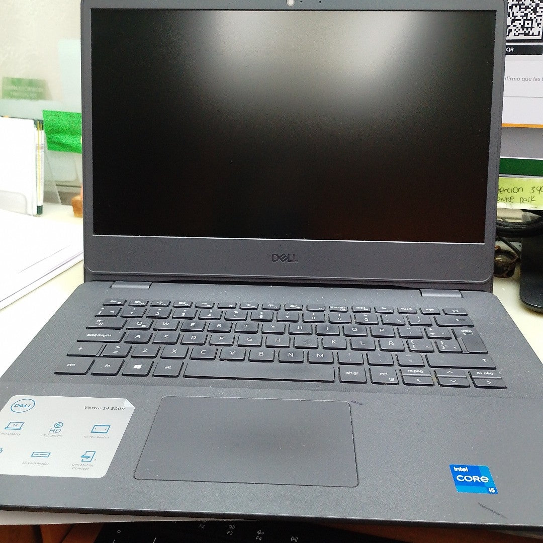 LAPTOP DELL VOSTRO 3400 (2023) 256 GB SSD 8 GB RAM (SEMINUEVO)