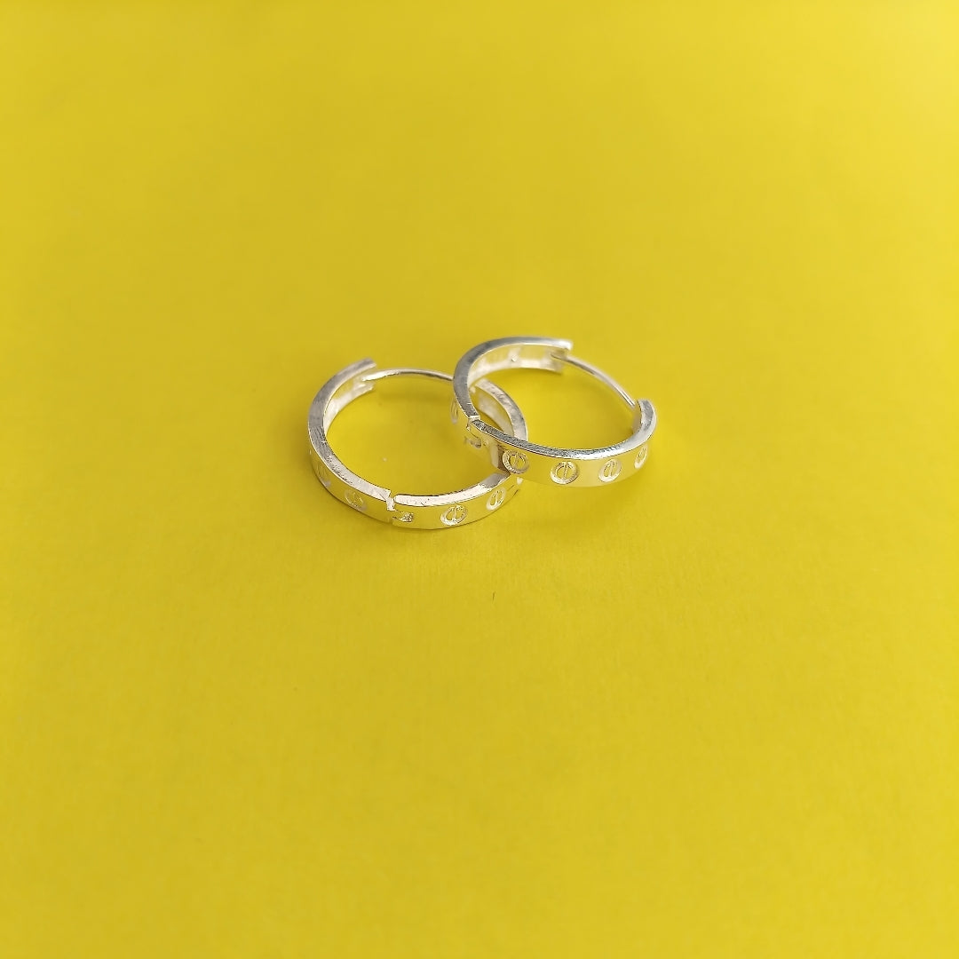 ARETES ARRACADAS FIG TORNILLOS PLATA .925 2.63 GR (NUEVO)