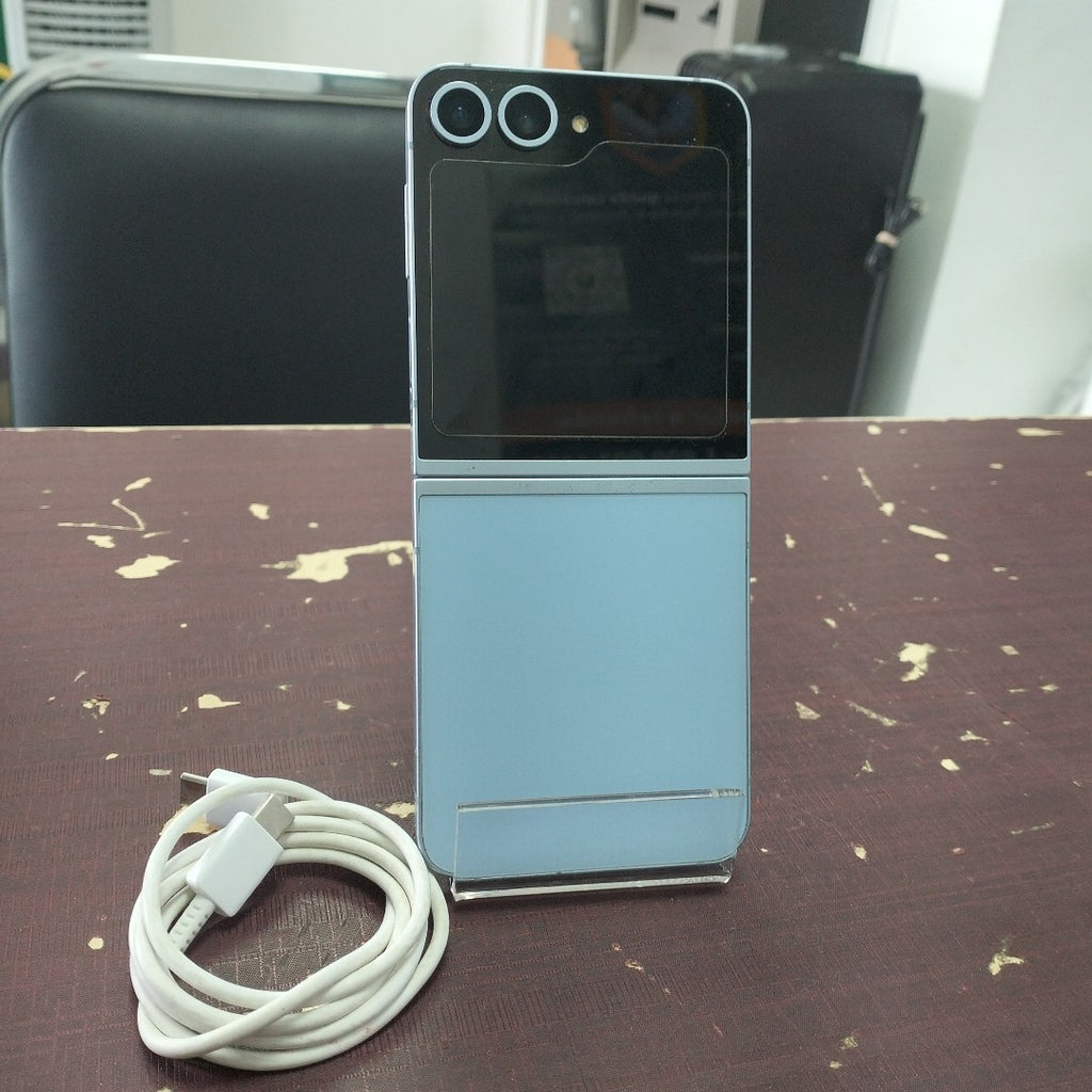 CELULAR SAMSUNG GALAXY Z FLIP 6 SM-F741B (2024) 512 GB 12 GB RAM (SEMINUEVO)