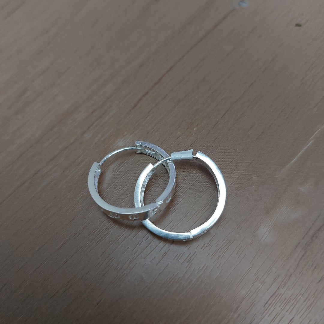 ARETES ARRACADAS FIG TORNILLOS PLATA .925 2.63 GR (NUEVO)