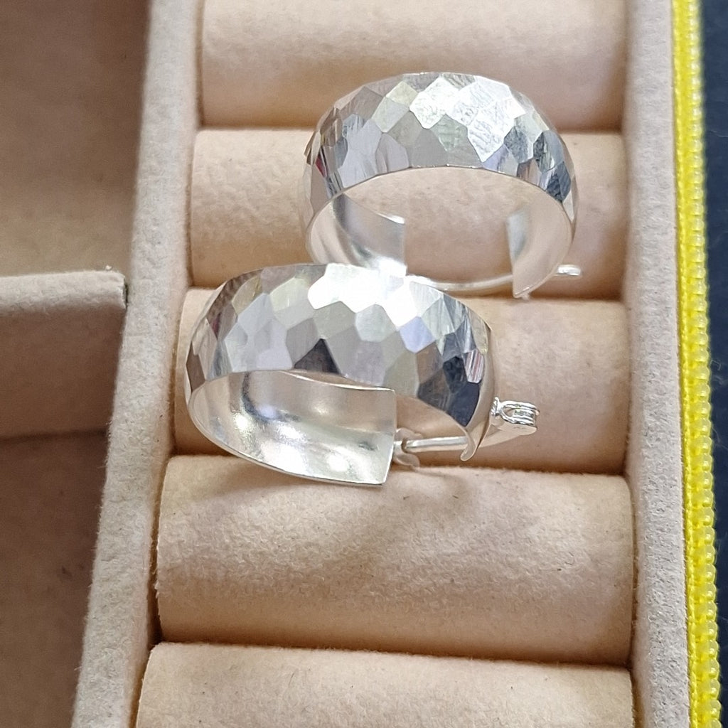 ARETES ARRACADAS FACETADAS PLATA .925 2.8 GR (NUEVO)