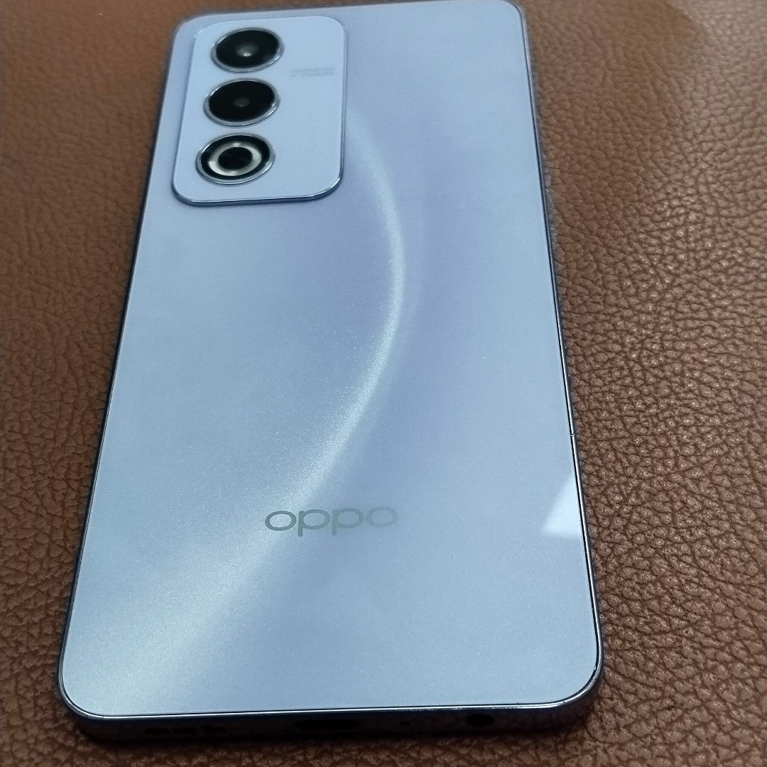 CELULAR OPPO A80 5G CPH2639 (2024) 256 GB 8 GB RAM (SEMINUEVO)