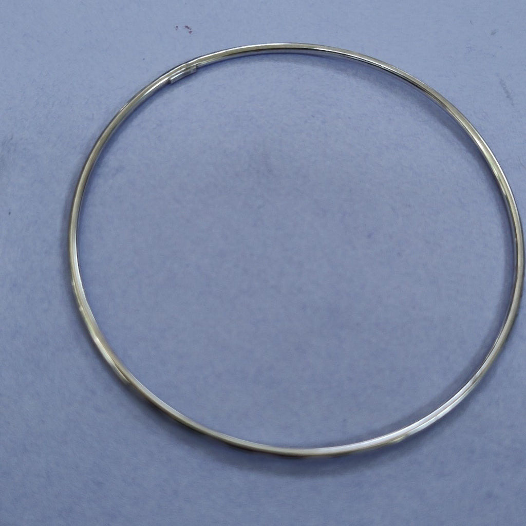 PULSERA RIGIDA ORO BLANCO 10 K 1.9 GRMS (SEMINUEVO)