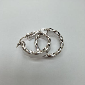 ARETES PAR ORO BLANCO 14 K 4,60 GRMS (SEMINUEVO)