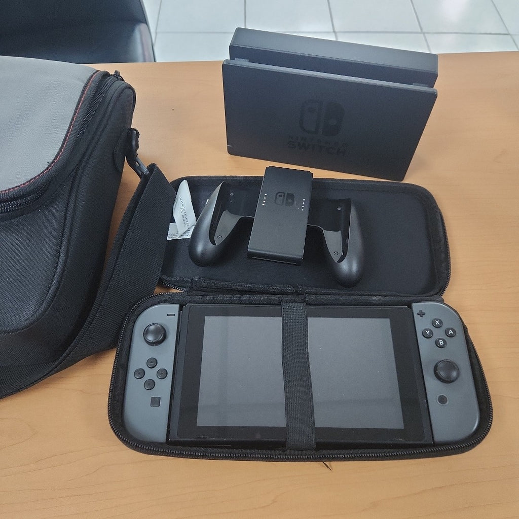 CONSOLA DE VIDEOJUEGO NINTENDO SWITCH 32 GB (SEMINUEVO)