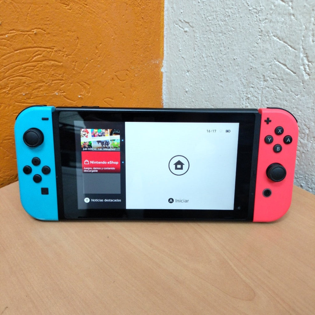 CONSOLA DE VIDEOJUEGO NINTENDO SWITCH 1.1 32 GB (SEMINUEVO)